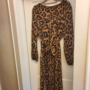 SHEIN Plus Leopard Sip Back Belted Dress
